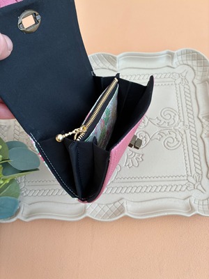 シンプル仕様のミニ財布・スプリング
