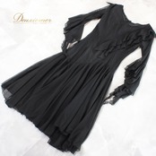 社交ダンス 衣装 スタンダード ドレス ワンピース レッスンウェア パーティドレス レディース Leirena 黒 ブラック系 無地 レース シンプル ブラックフォーマル系 モダン デザイン きれいめ シック エレガント 上品 ロングワンピース 袖あり 長袖 フレアスカート スカート丈ロング フリル ストレッチ 伸びる 体型カバー 大人かわいい ダンス用 競技用 練習用 発表会 先生用 レッスン 黒ドレス ロングドレス ウエスト切替 フロントファスナー 裾広がり レース袖 透け感 メッシュ シースルー