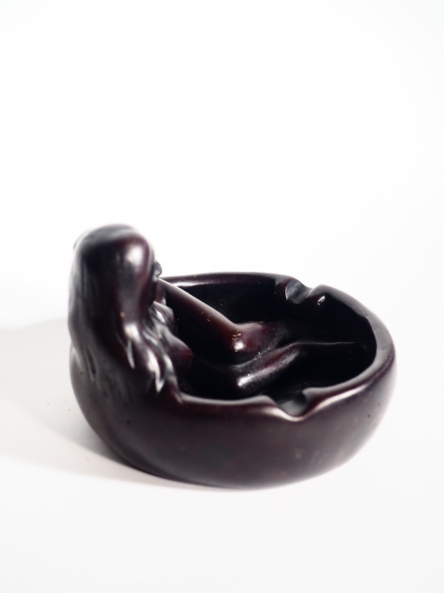Sexy female pose resin ashtray