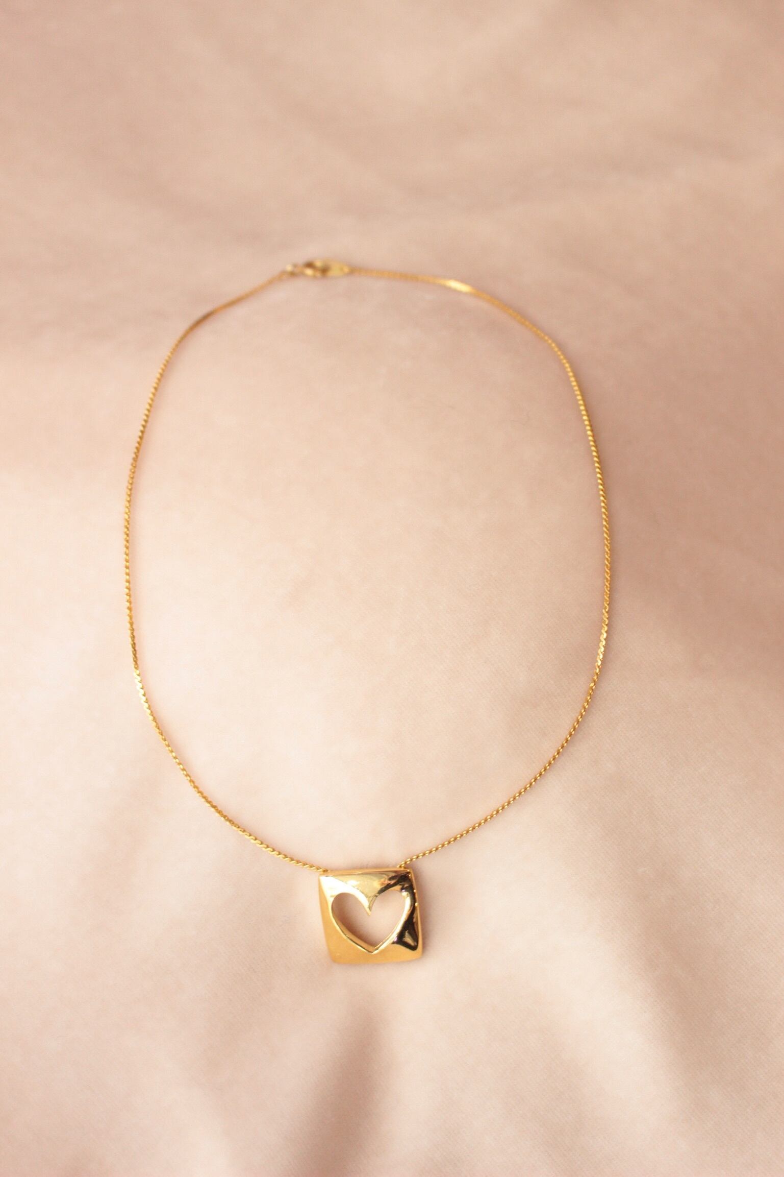 trifariスクエア&ハートネックレス 20210135