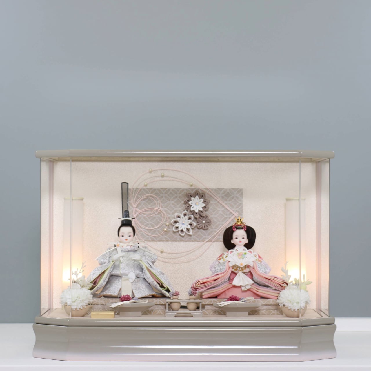 ピーカブーひな人形 ベルズキッスシリーズ アクリルケース飾り 【美桜】 ひな人形|雛人形|桜|筒形照明|和モダン