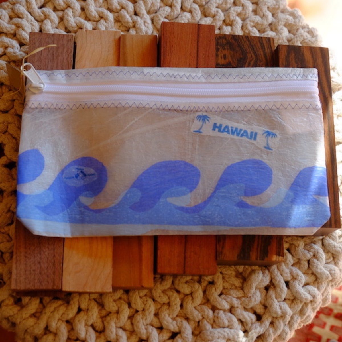 Upcyle Hawaii Fused Plastic Bag / ハワイ島で手作りのハンドメイド・ポーチ UHFPBBigwaveLH