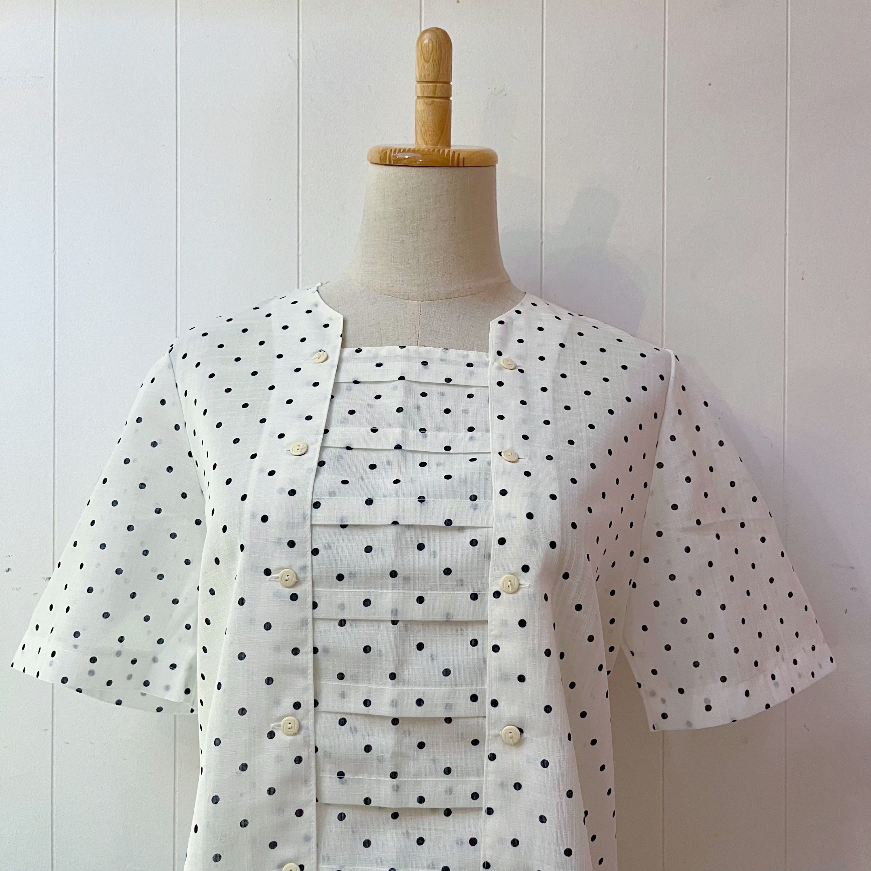 tuck double button dot blouse
