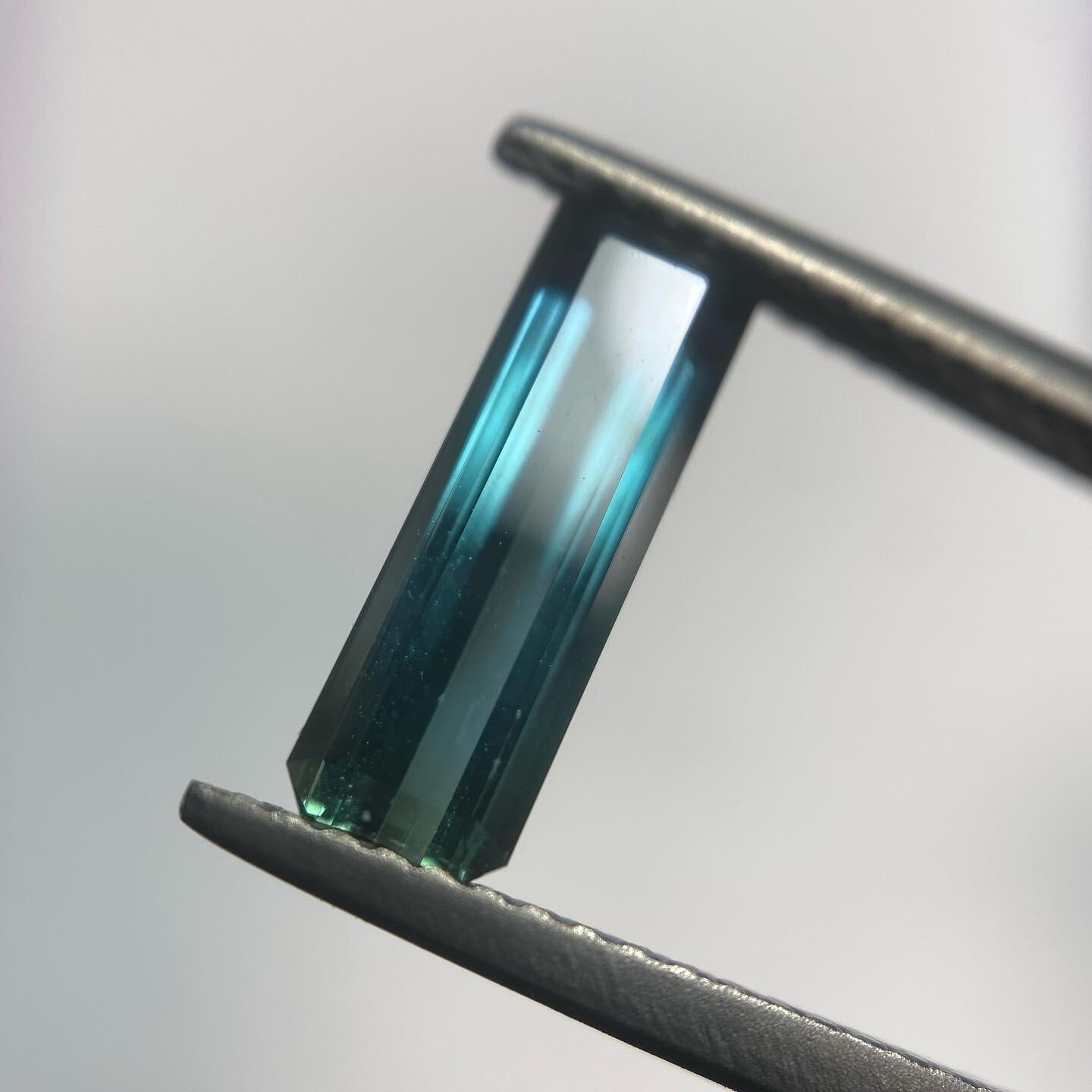 クールビューティーなパーティーカラートルマリン