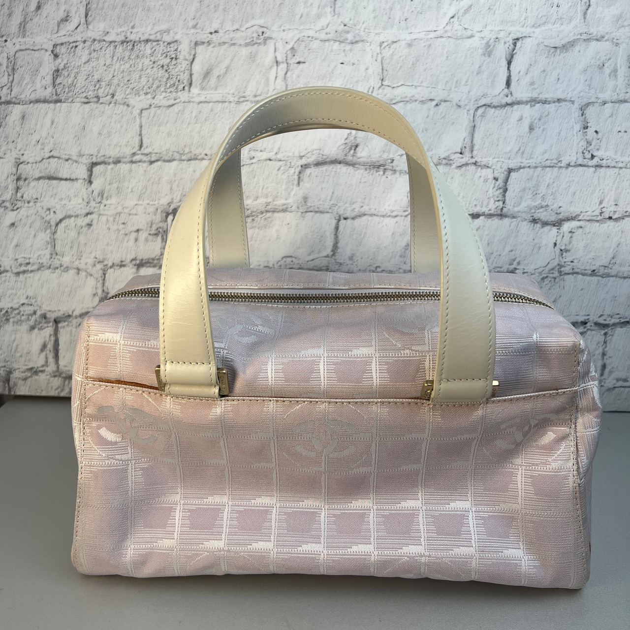 CHANEL シャネル ニュートラベル  キャンバス ハンドバッグ ピンク A-9352