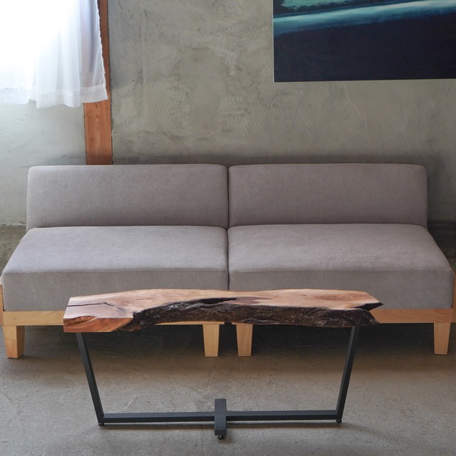 すももの一枚板 ローテーブル