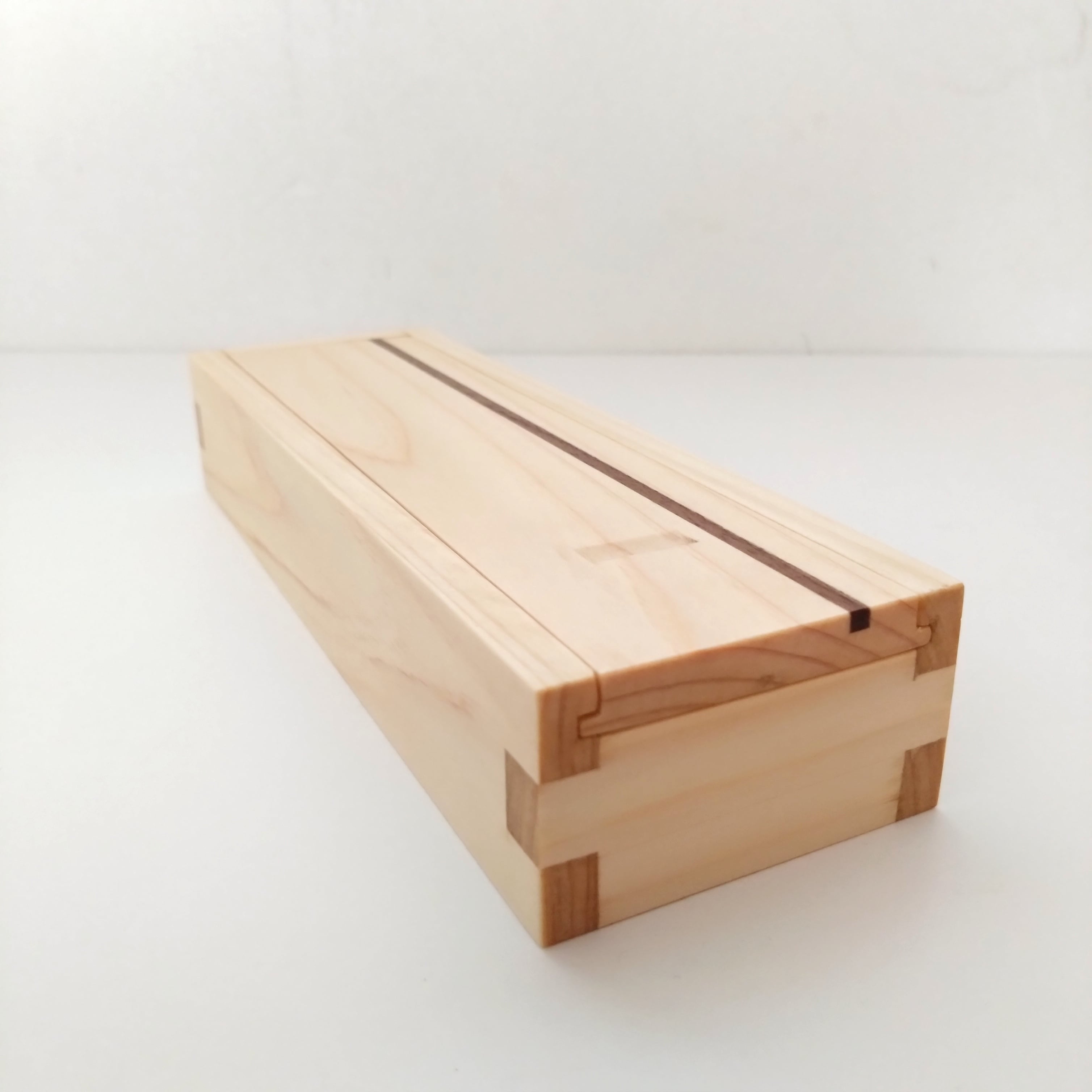総無垢ペンケース(筆箱) ｜ 檜［ひのき］ | MIYABI WOODWORKS（ミヤビ