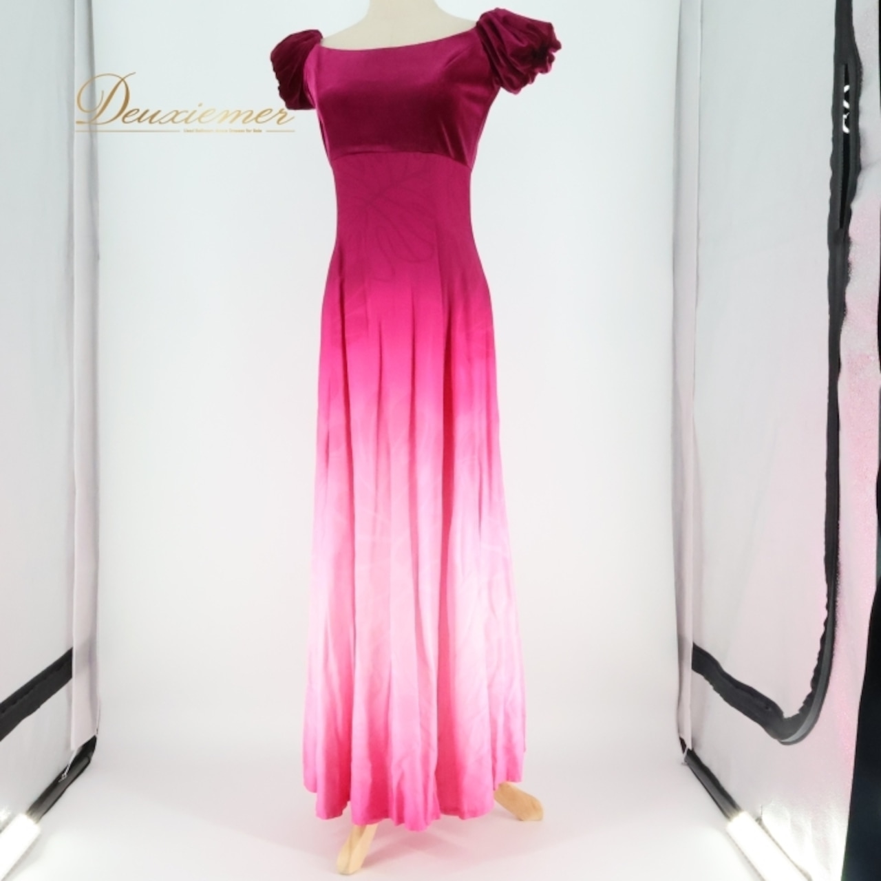 フラダンス 衣装 ワンピース ドレス u'ino! パープル系 ハワイ製 ピンク系 ベロア グラデーション パフスリーブ プルメリア柄 モンステラ柄 高級感 上品 ゴージャス 綺麗 華やか かわいい 鮮やか 紫 ハワイアン アロハ ハワイアンプリント レッスン