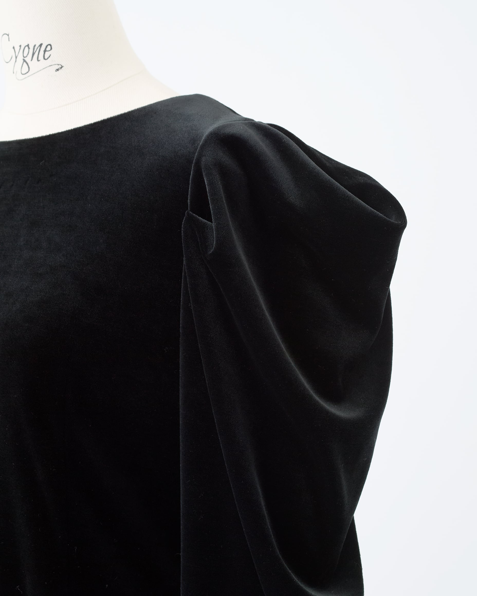 ベロアトップス Agathe | Cygne