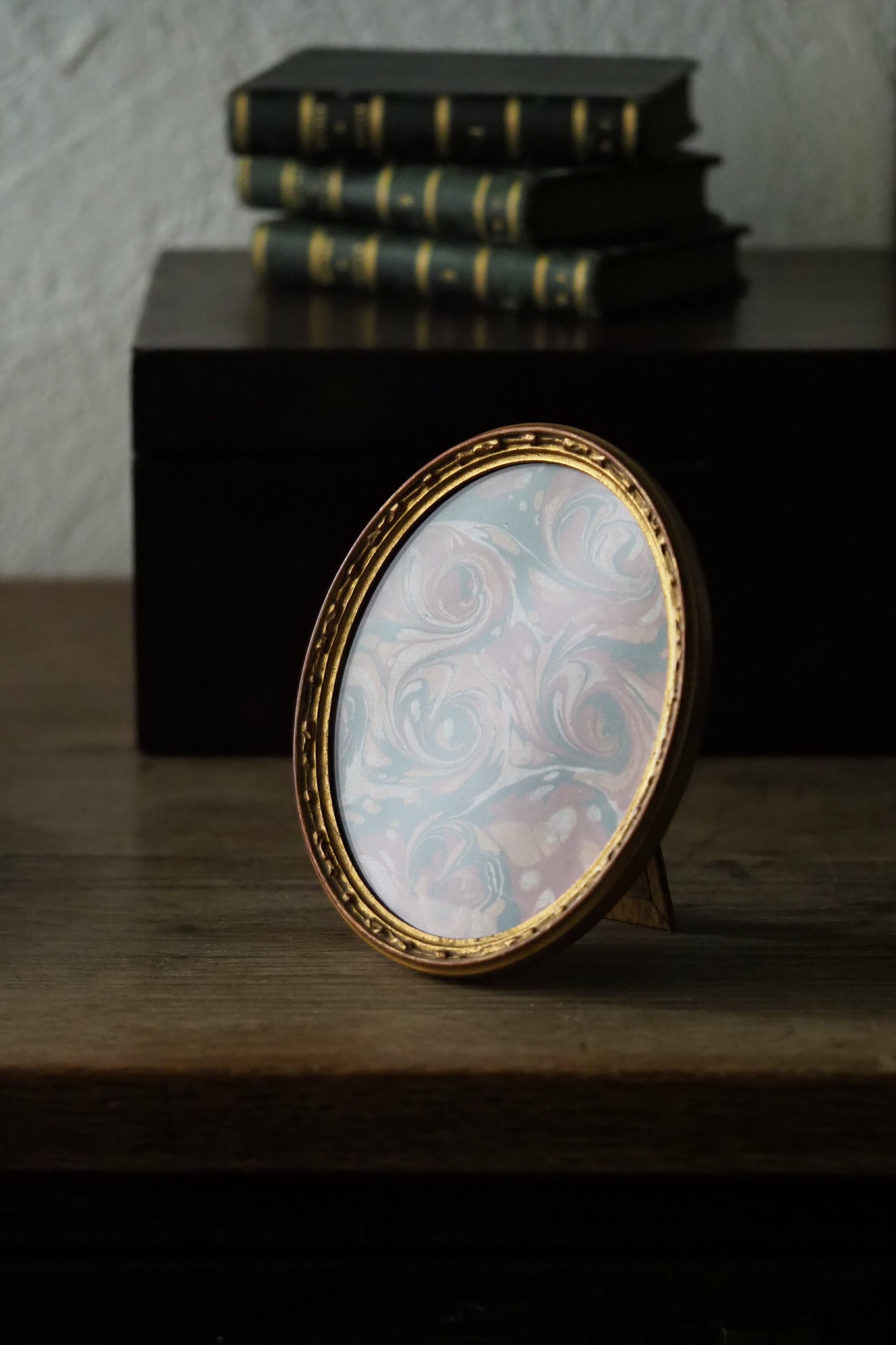 小さな楕円額縁-antique oval stand frame | アンティーク