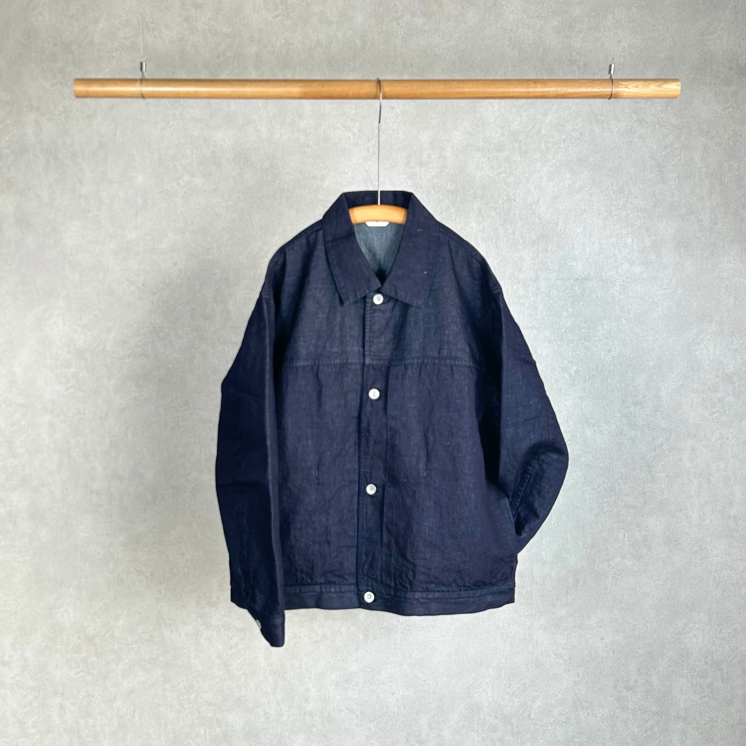 STILL BY HAND | comoda.com