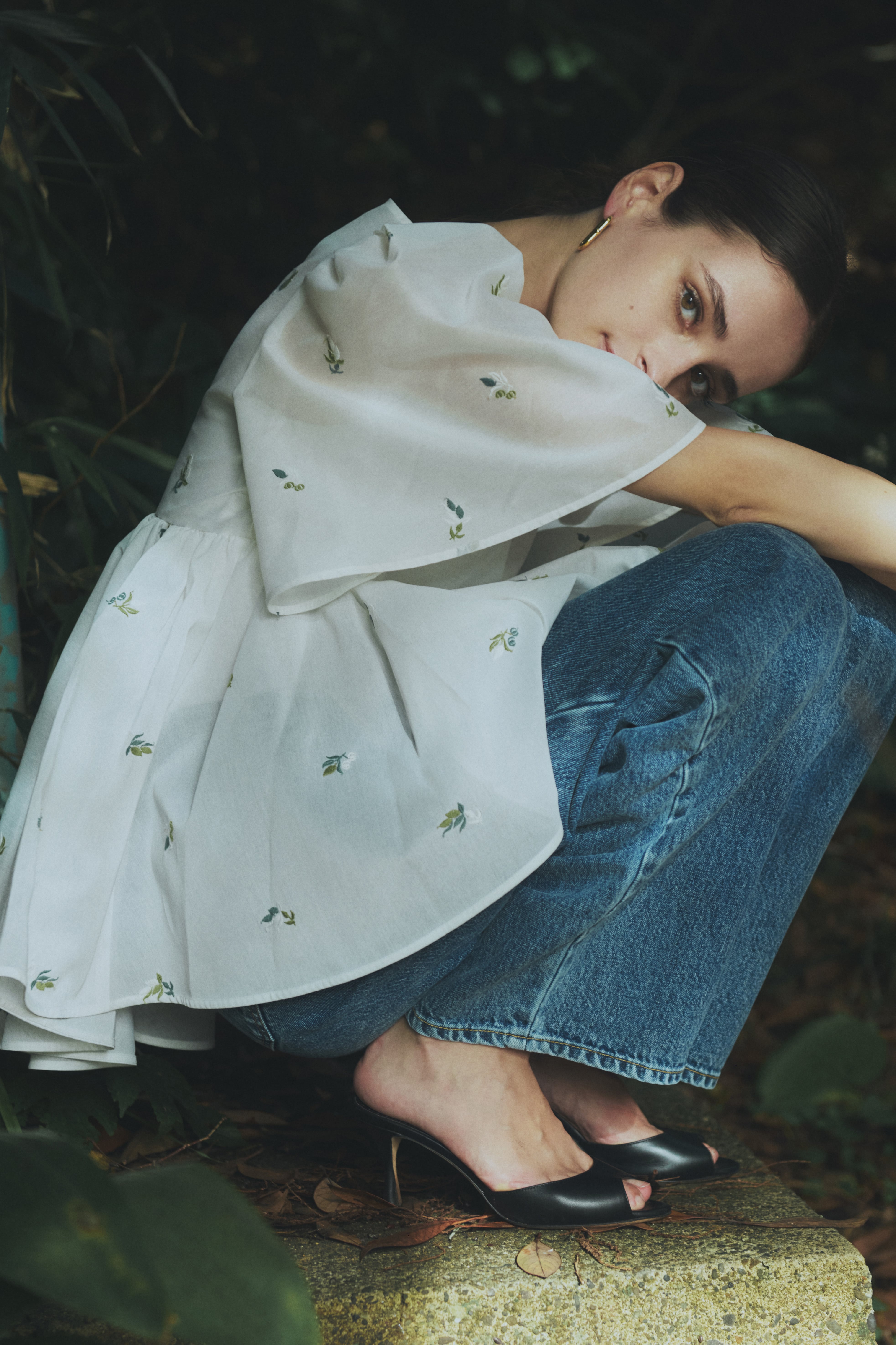 新品Bluelea Bellsleeve embroidery blouse 9/12(FRI)21:00-Bell sleeve embroidery blouse 9月中旬お届け