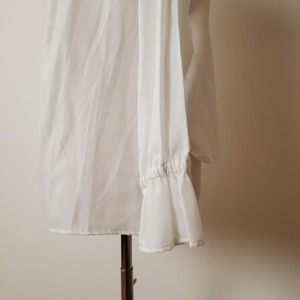 【新品・未使用】ホワイト　ブラウス　