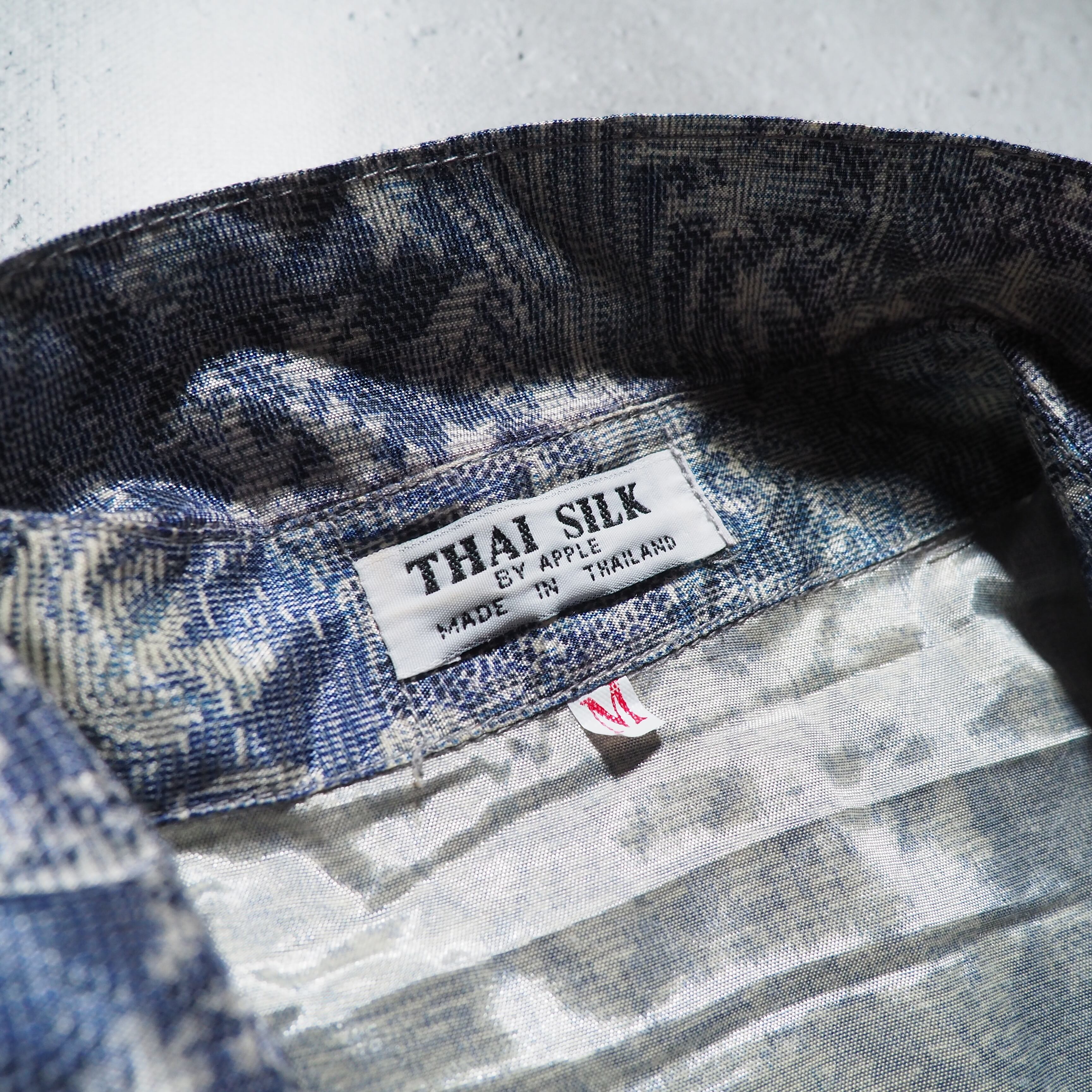 1990s ” Thai silk ” Cold contemporary art pattern Design vintage SS drape shirt