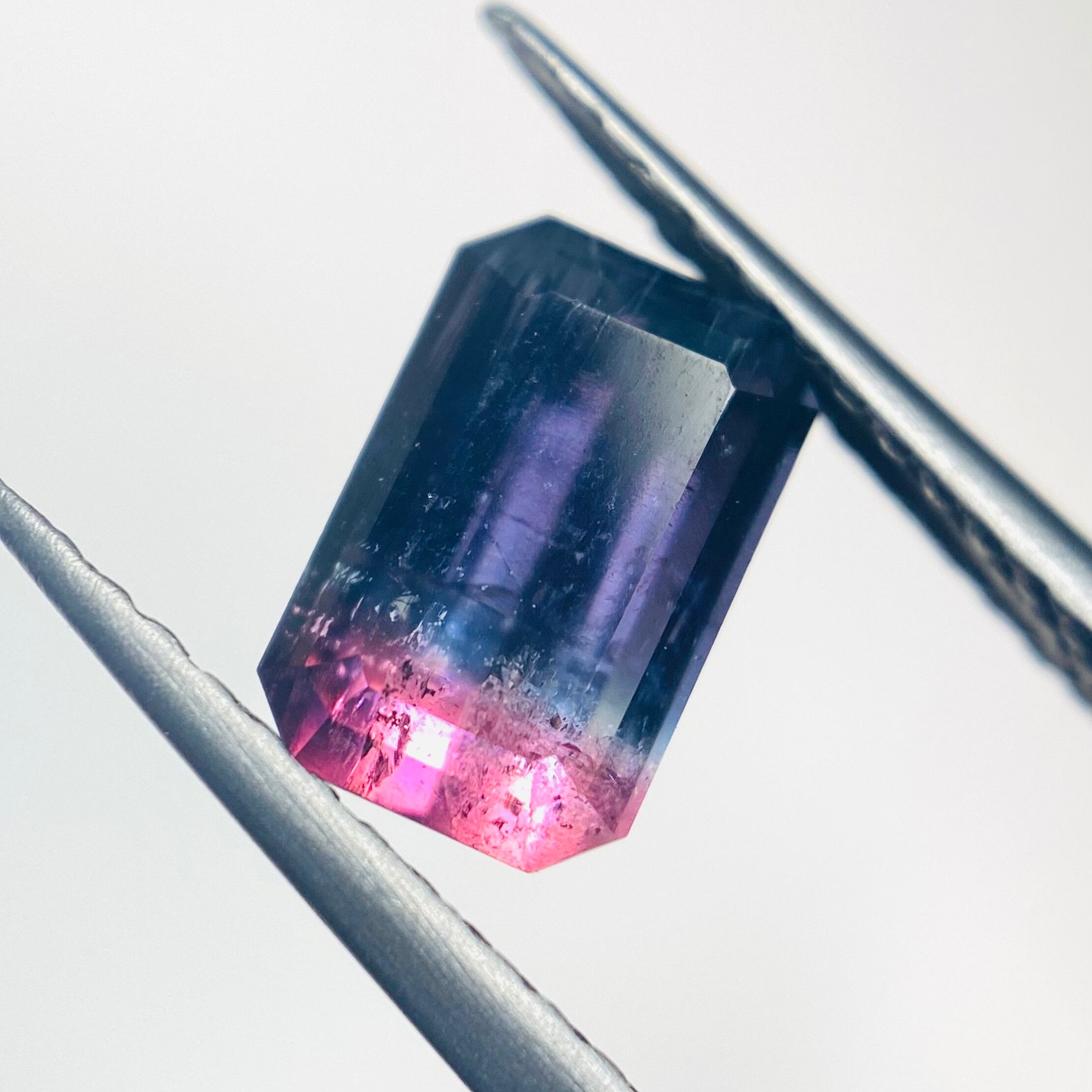 カラーコントラストがロックなバイカラートルマリン