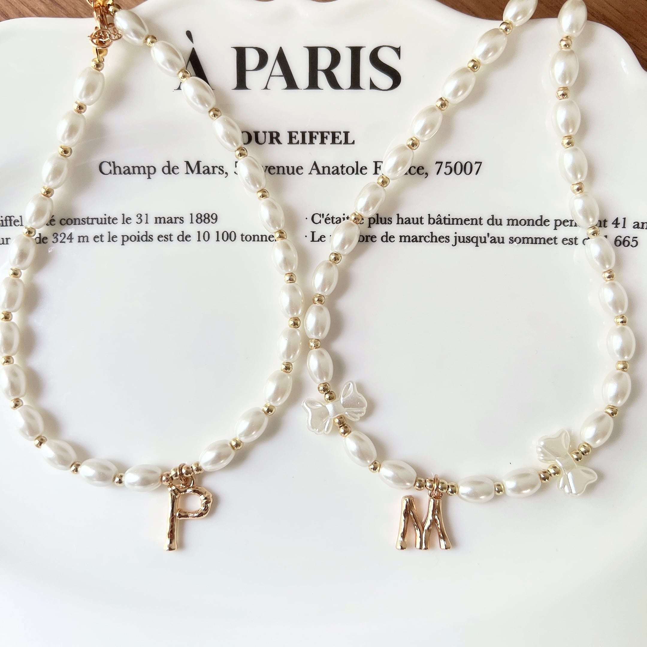 高級感たっぷりイニシャルネックレス