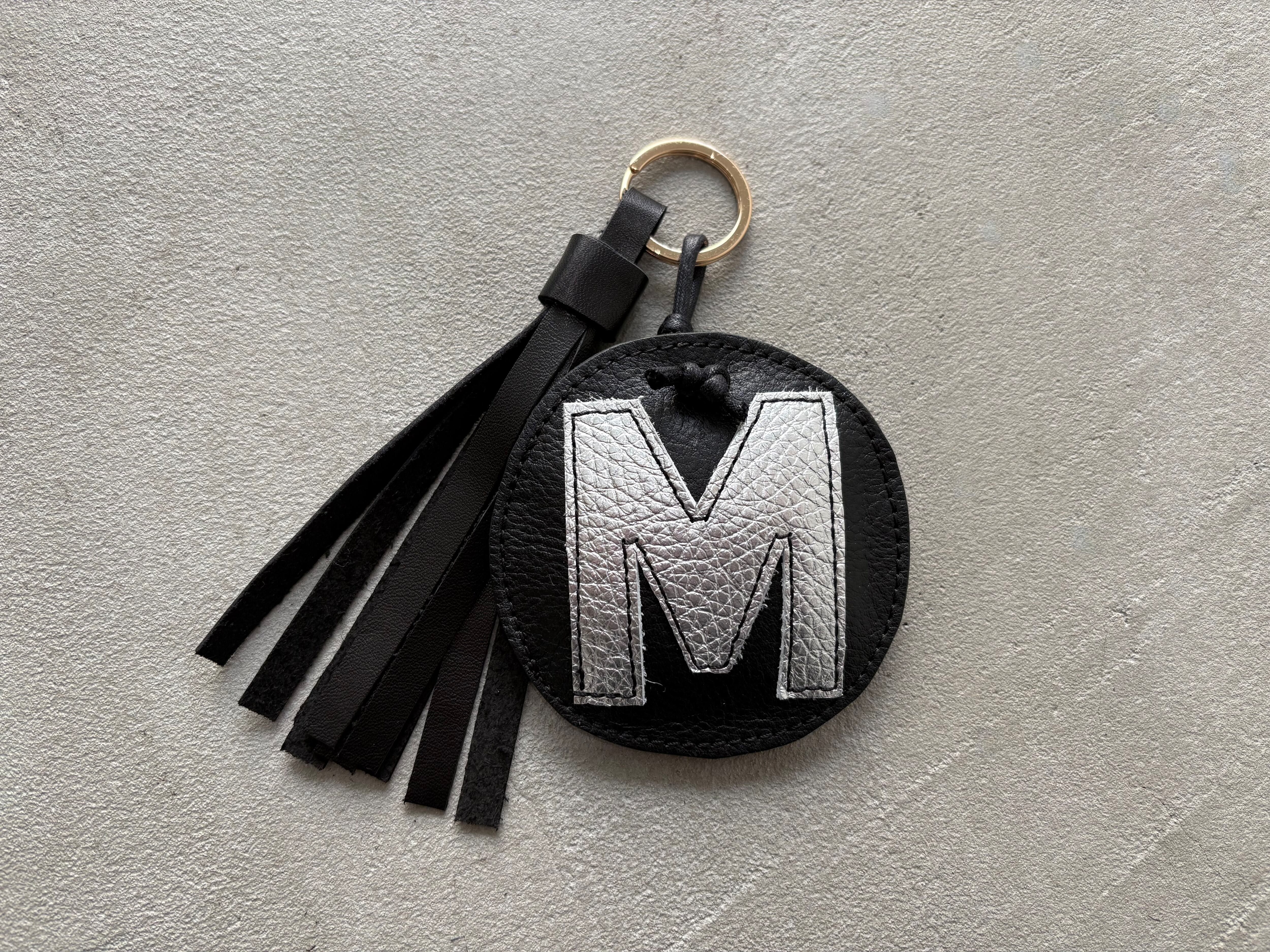 accessory | minority