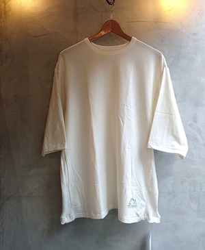COMFY CMF OUTDOOR GARMENT "OM SHORT SLEEVE TEE" Off White Color