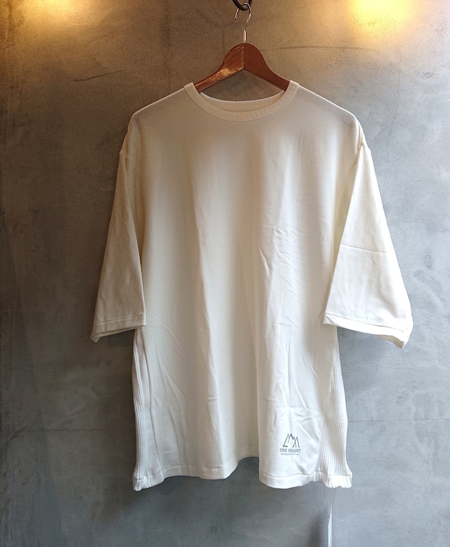 COMFY CMF OUTDOOR GARMENT "OM SHORT SLEEVE TEE" Off White Color