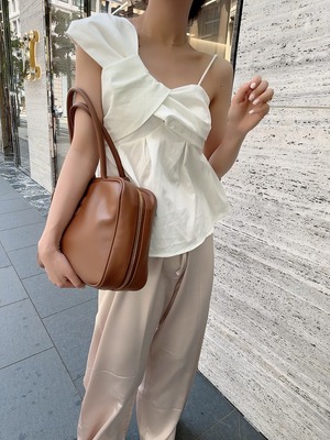 Asymmetry tops/ white(5月下旬〜6月上旬頃発送予定)