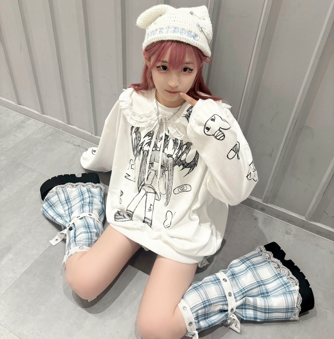 11/13新着】落書きGIRLスウェット | VOLCAN&APHRODITE