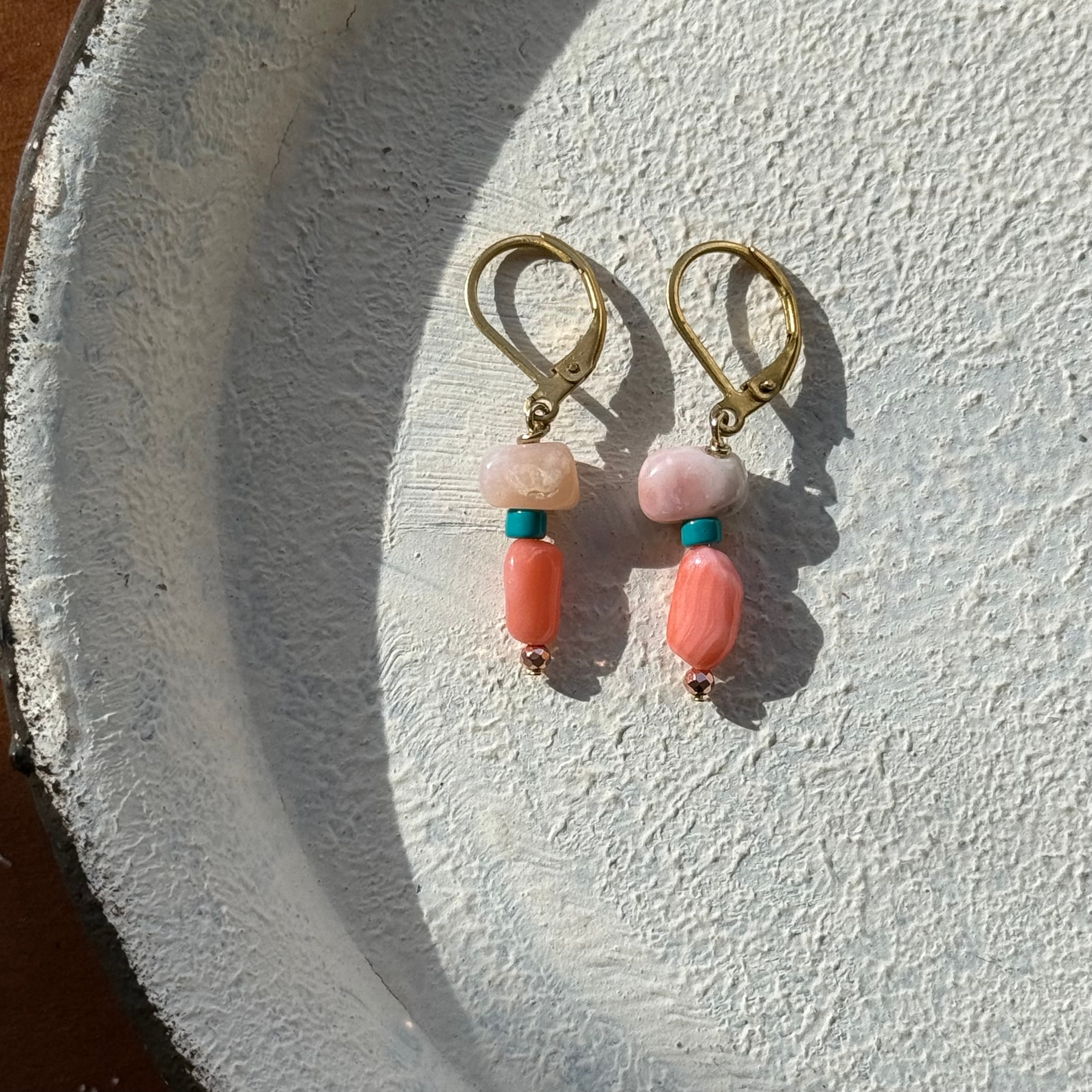 NC26029【サージカルステンレス:ゴールド】ピンクオパール×珊瑚×ターコイズ ピアス