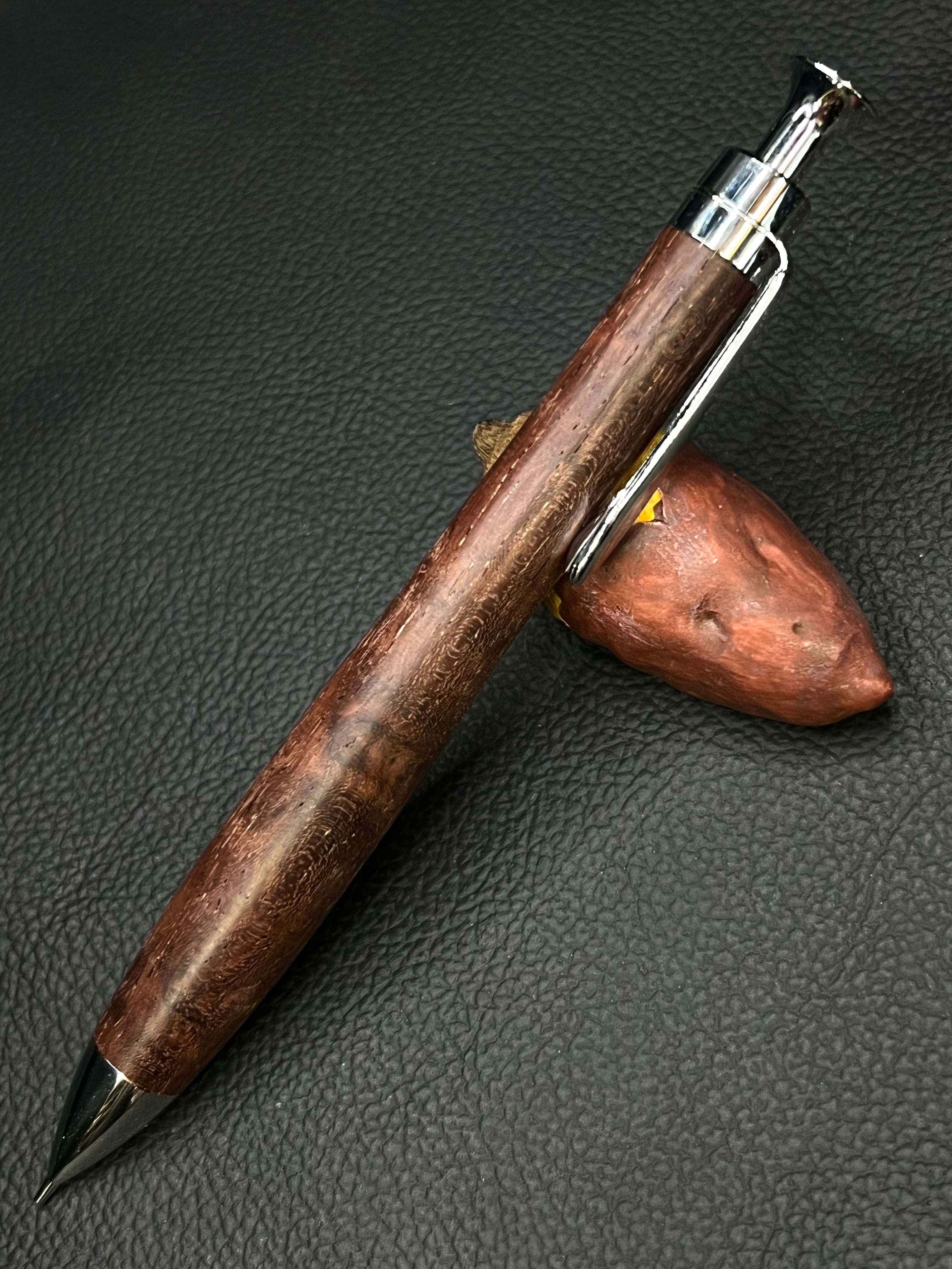 ウッドペンクラフト ショートボールペン インドローズウッドオーロラ杢