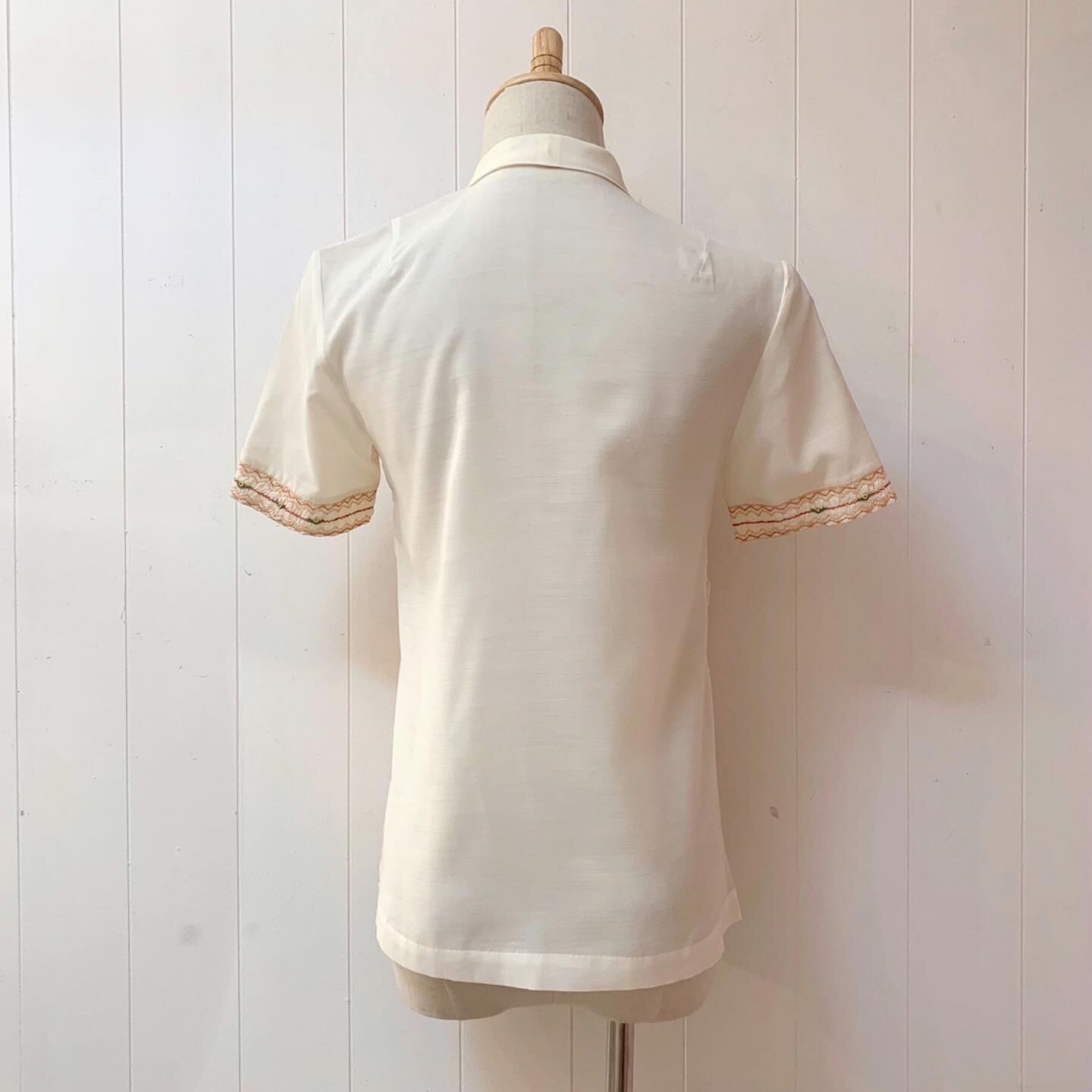 flower smocking big ribbon china blouse