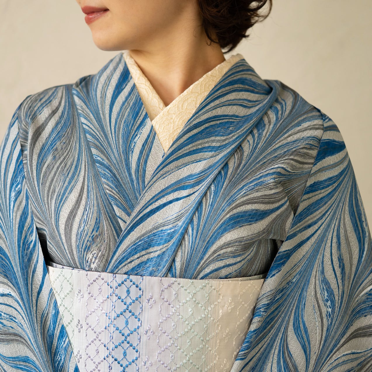 青鶴」矢羽柄 シルジェリー格子洗える着物｜袷・単衣対応 | Marble+