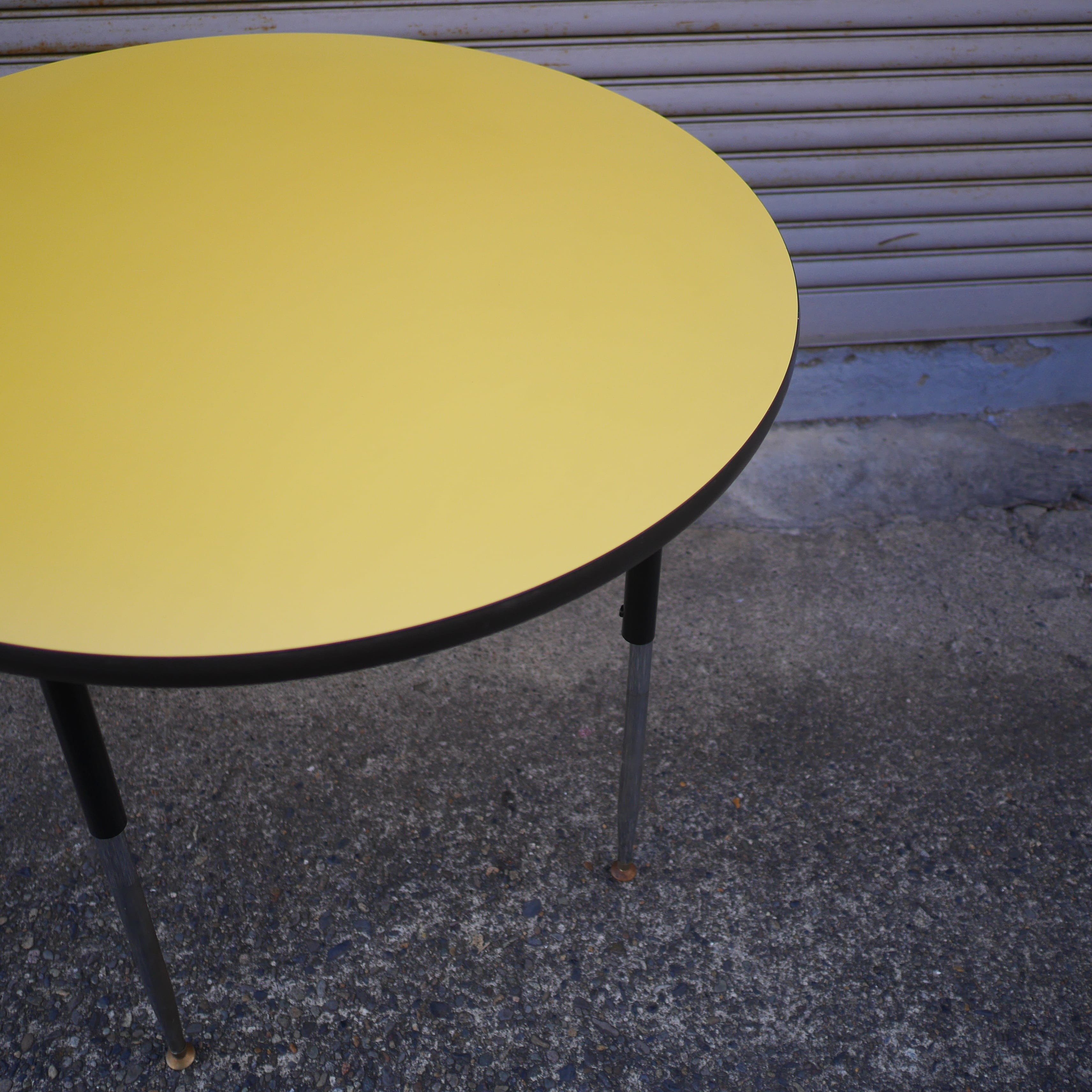 VIRCO ヴィンテージ ラウンドテーブル | トリノス-torinoth- | 新宿区