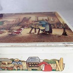 お菓子缶　ヴィンテージ缶　靴屋さん　Massily　ビスケット缶  12otcj25-2