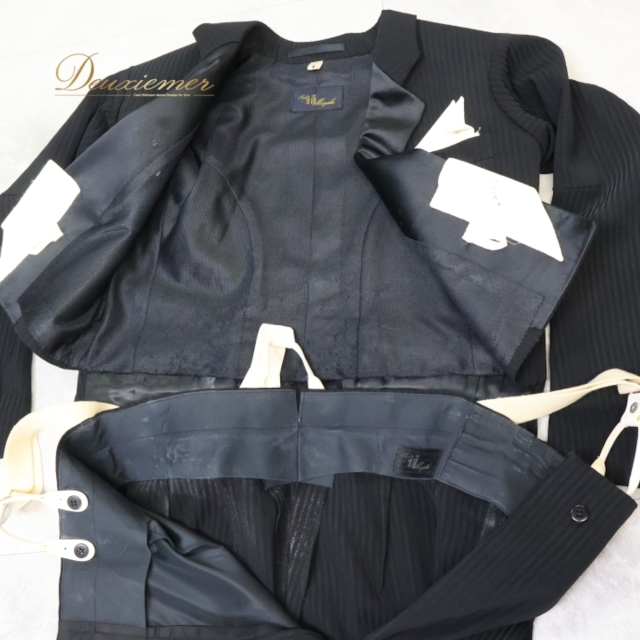 社交ダンス 衣装 ミヤビ 雅 燕尾服 ジャケット スラックス ズボン パンツ ツーピース ブラックセットアップ 黒 ストライプ ダンス パーティ ジャズ 発表会 メンズ 男性 ブラック系 スーツ ファッション ダンス衣装 メンズファッション おしゃれ コスチューム ストライプ ステージ