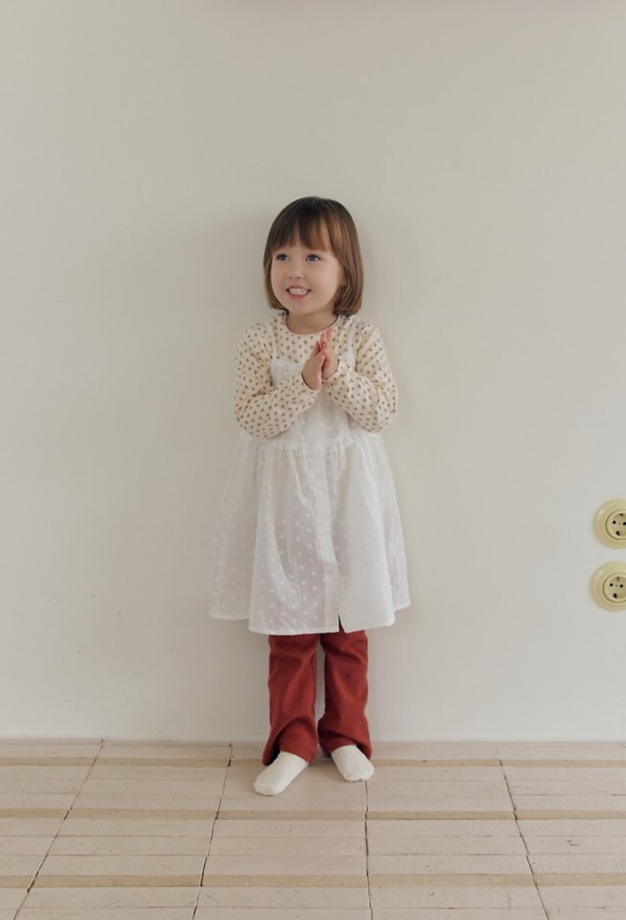 韓国子供服 / 26Autumn / 〖取寄〗MOME / クリームレイヤードワンピース / キッズ服 /ナチュラル服 / 秋服 *XS~L*