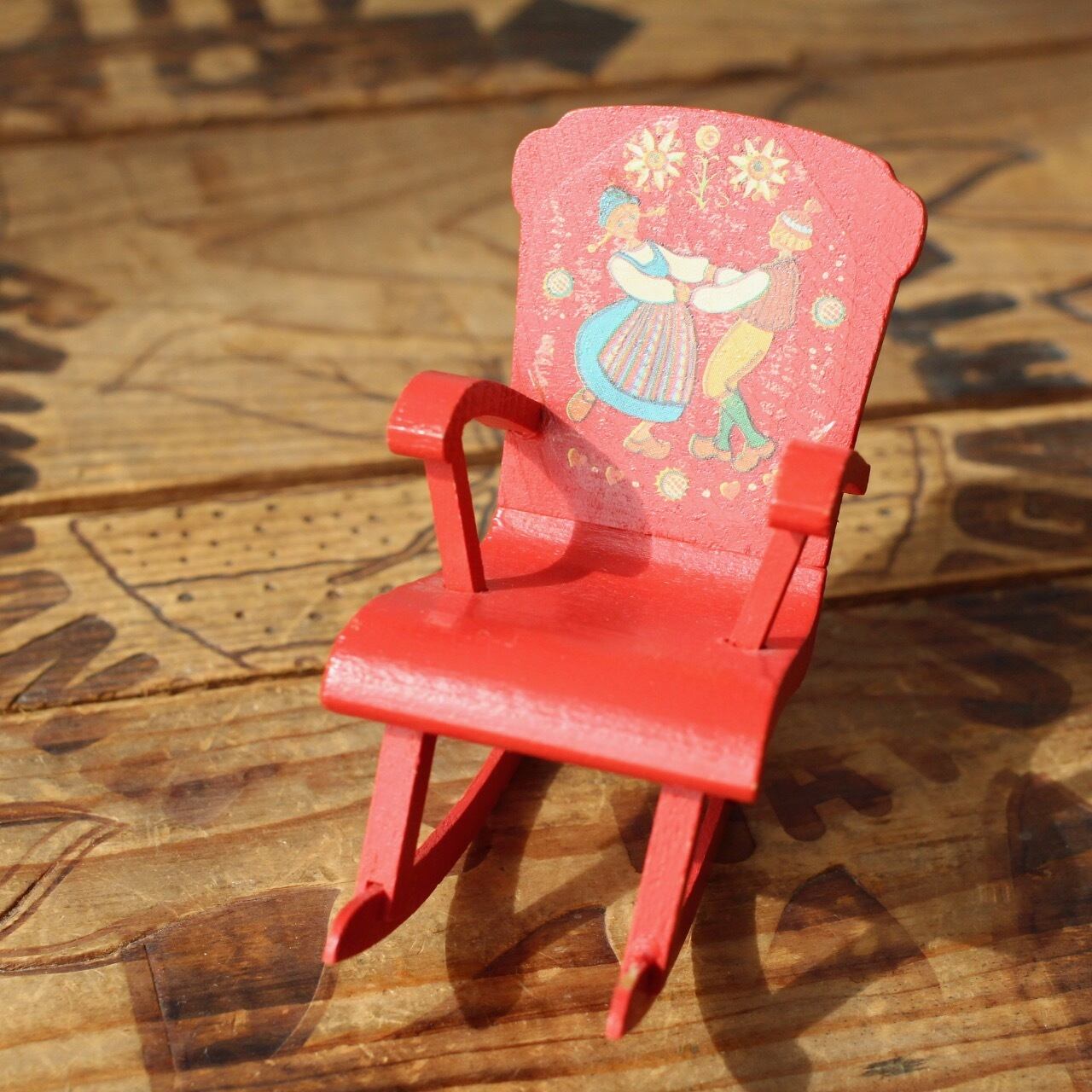 ロッキングチェア　子供　人形　ドール　小さめ　アンティーク　木製　ヴィンテージ ロッキングチェア 子供 人形 ドール 小さめ アンティーク 木製