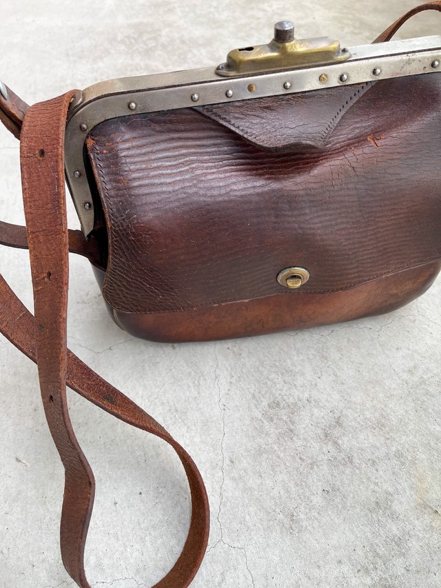 French Vintage leather shoulder bag