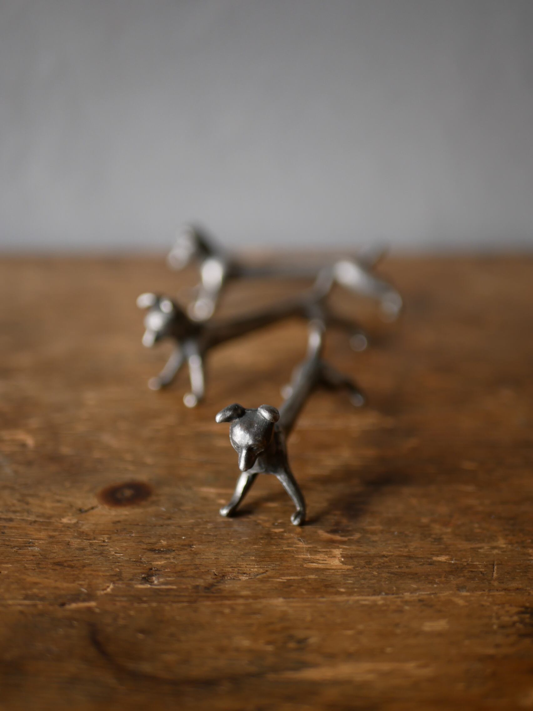 フランス ヴィンテージ プードルのカトラリーレスト 犬 アンティーク 置物 赤 フランス ヴィンテージ プードルのカトラリーレスト 犬