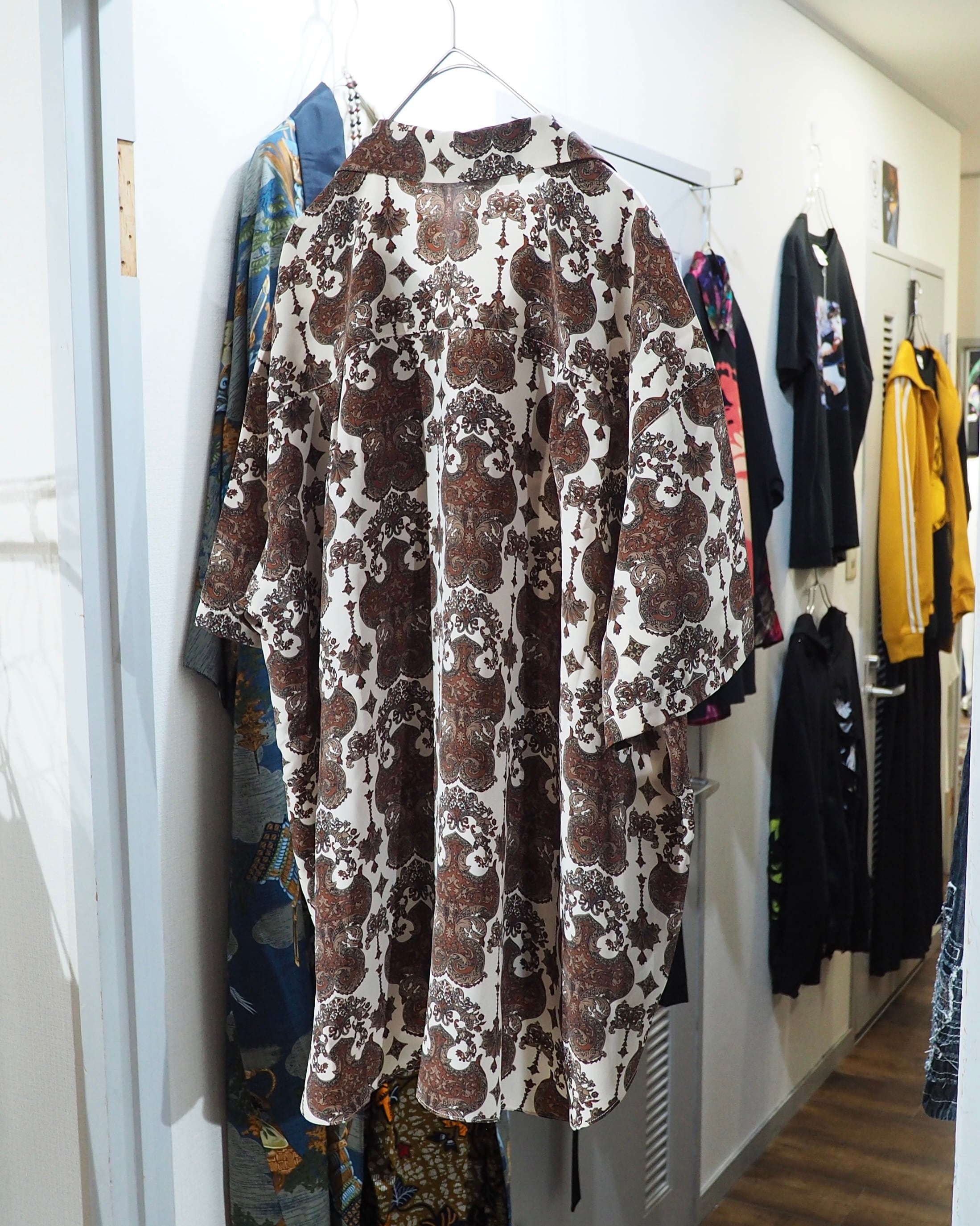 1990s Beautiful Arabesque pattern Design vintage SS Open Collar Shirt