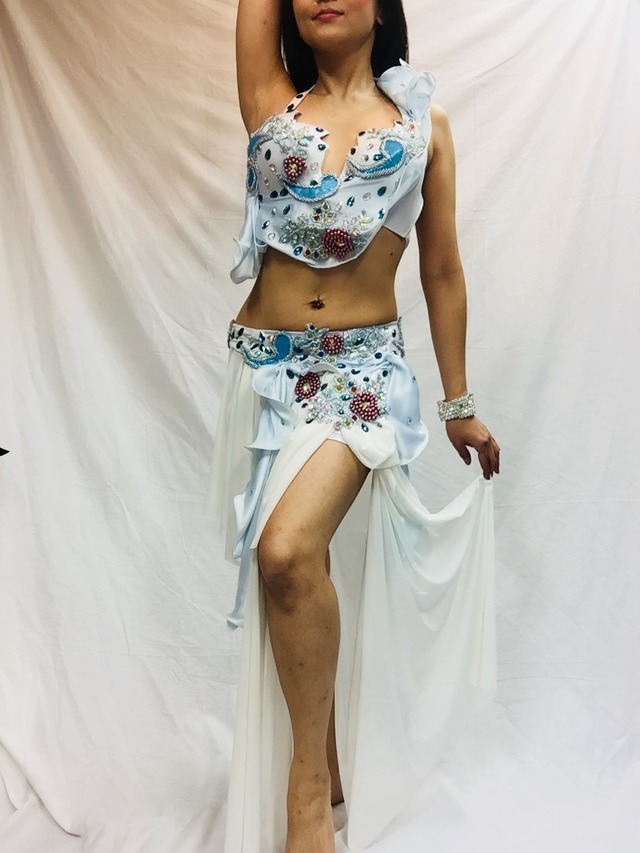 ベリーダンス衣装 コスチューム 　エジプト製　オリエンタル　水色＆ホワイト