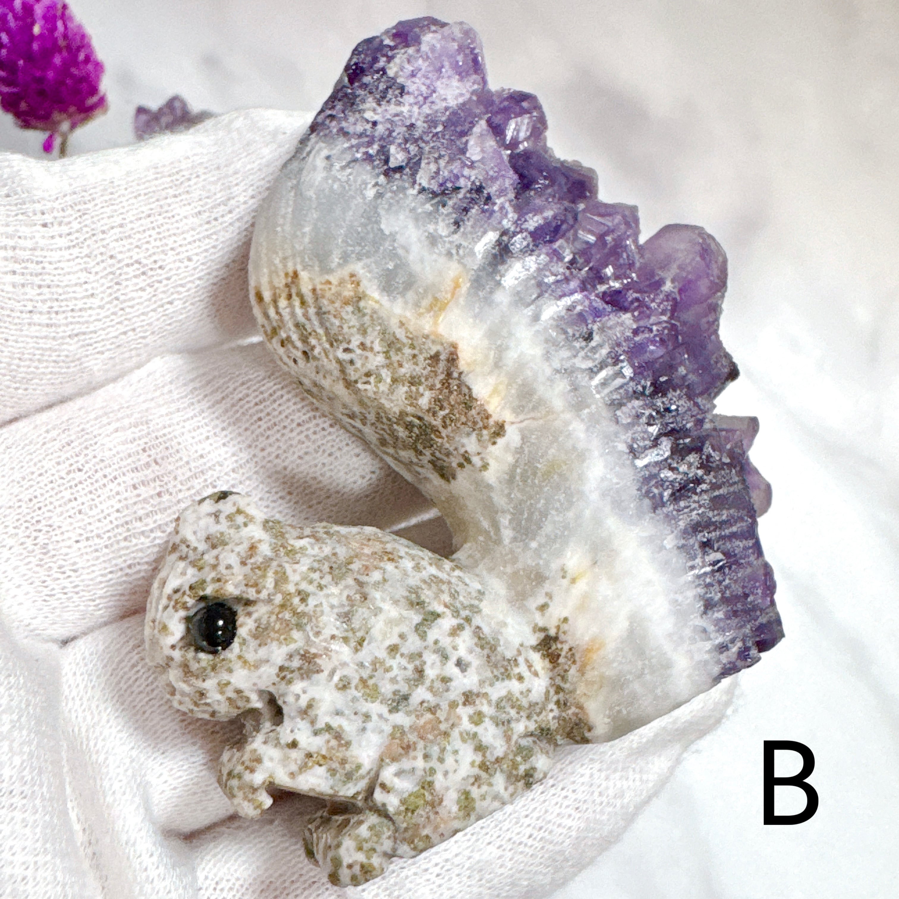 水晶　クラスター　リス　モチーフ　Ａ 水晶クラスター「リス」彫刻 76x31x65mm #PB090 - プレミアム天然石