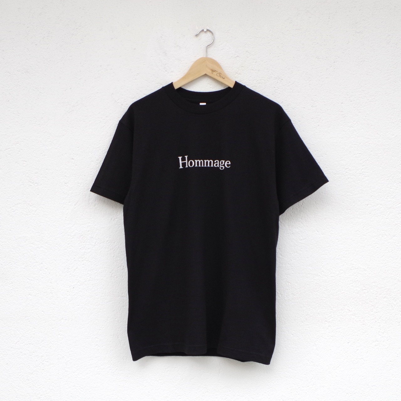 one f   "Hommage"  tee