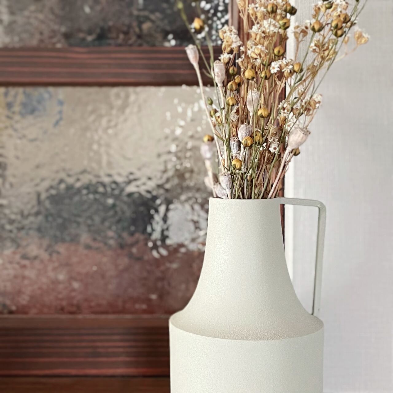 【 完売 】マットなアイアンフラワーベース サンドベージュ|グレージュ レトロ 花瓶 Valente Dolce