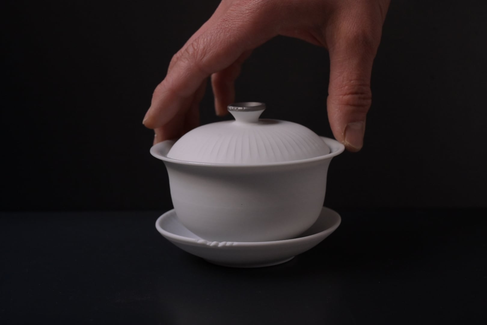 小林千恵 白磁 蓋碗 中国 茶器 小林千恵 白金虫食い蓋碗 | 鎌倉倶楽部 茶寮