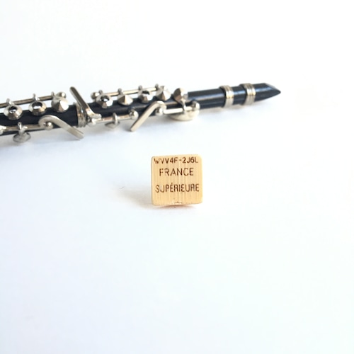 シリアルナンバー入りバンドレンのラペルピン Reed brooch pin  " Vandoren with number "　