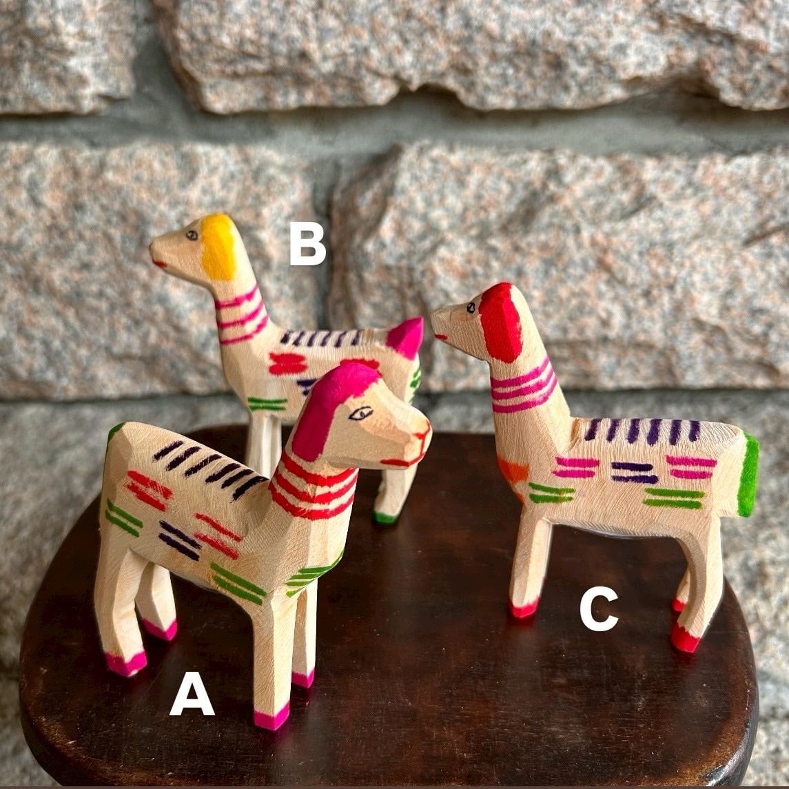 巧藝舎 ペルー ワンカイヨの木彫玩具（犬） | seribimuseumshop