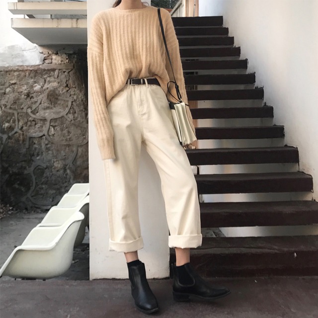 ワイドレッグパンツ デニム ジーンズ パンツ ズボン ルーズ ゆったり ストレート シンプル 無地 ストレートパンツ ポケット付き ジッパー ファスナー ボタン コットン 綿 ナチュラル カジュアル ロールアップ こなれ見え 大人可愛い かわいい 可愛い 大人女子 おしゃれ お洒落 通勤 通学 学生 お出かけ デート 旅行 休日 普段着 普段使い 着回し レディース 10代 20代 春 秋 冬 XS S M 825