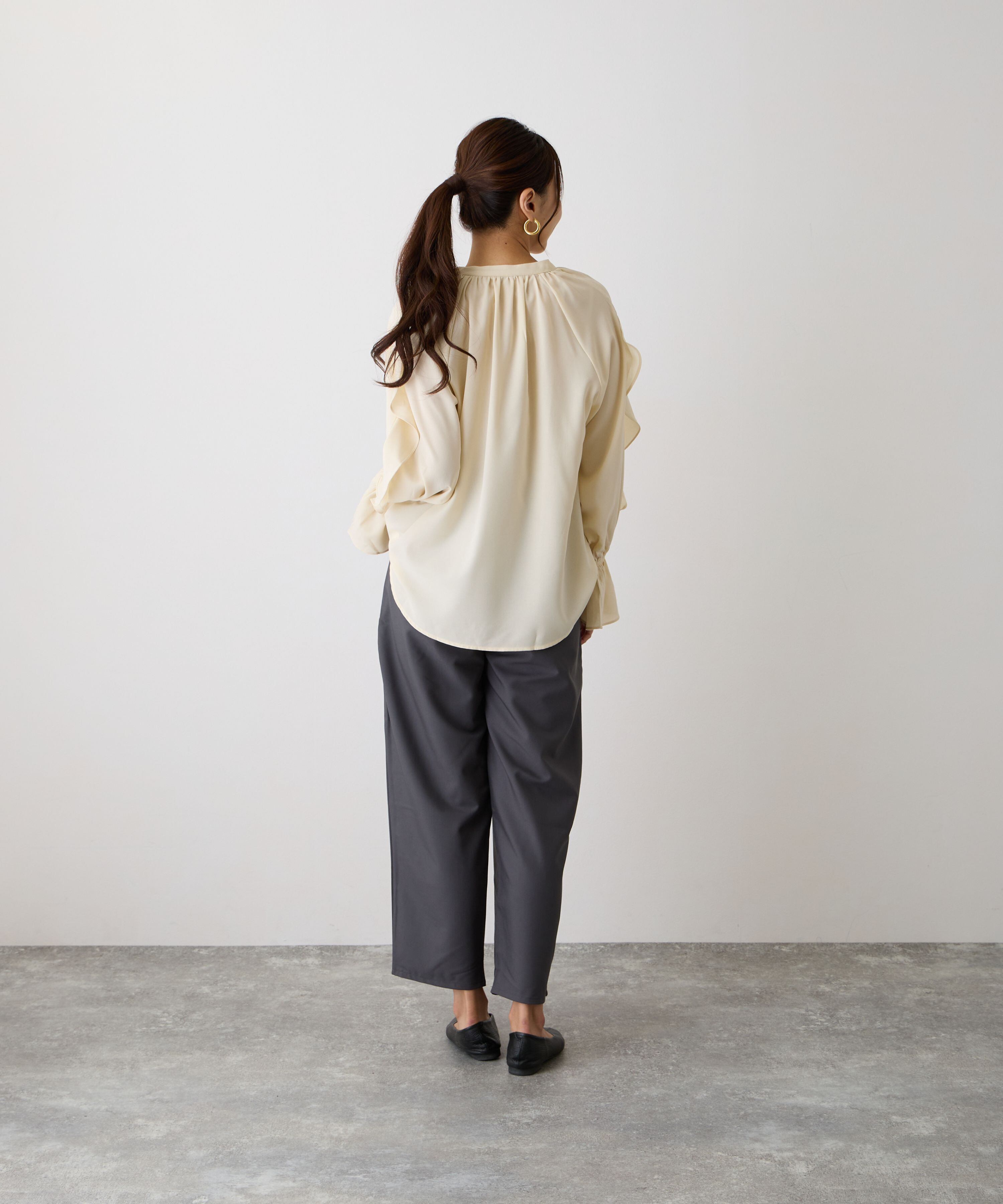 No.58521 ラッフルフリルブラウス Off white | OandI(オー No.58521 ラッフルフリルブラウス Off white | OandI(オー