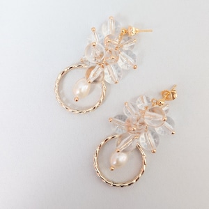 夜空に鳴り響くベルのようなピアス