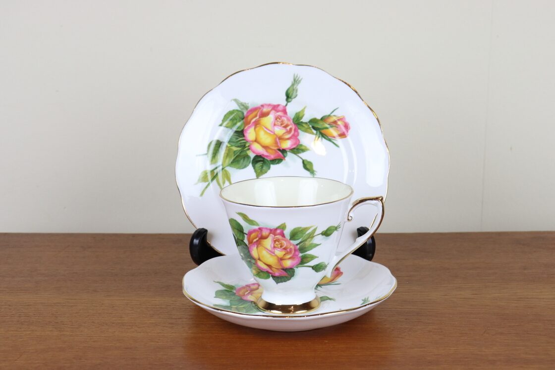 ロズリン ロイヤルスタンダード SIX WORLD FAMOUS ROSES トリオ ティー 