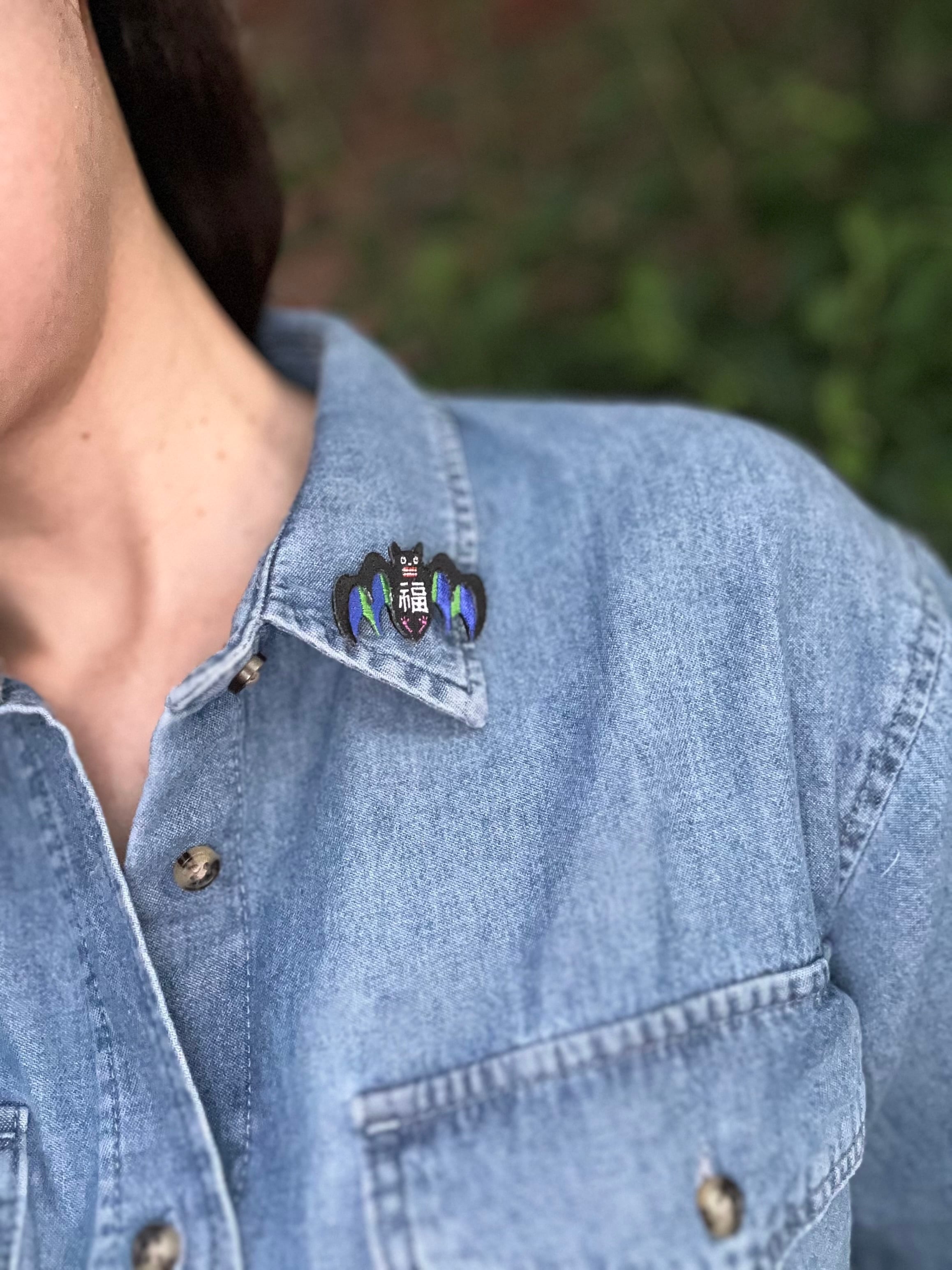 CUTOUT PINS / カットアウト・ピンズ 「BAT」 ️body(black)×wings(blue/ green) Cocon