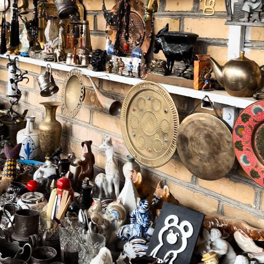 ウズベキスタンからの贈り物 ］旧ソ連時代のピンバッジ｜古物